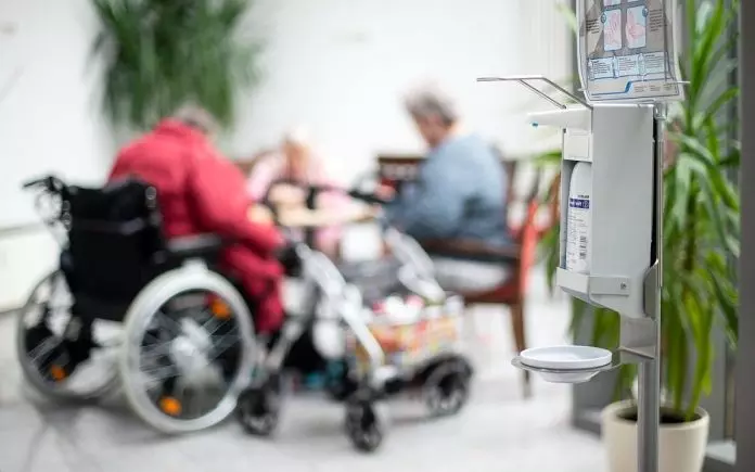 安省长期护理院新冠疫情爆发呈上升趋势